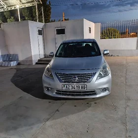Nissan Versa 2012