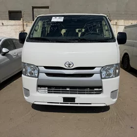 Toyota Hiace 2025