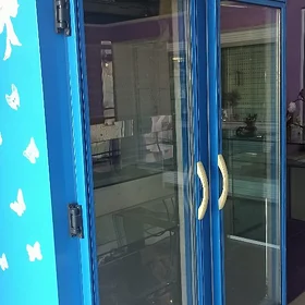 Холодильник витрина