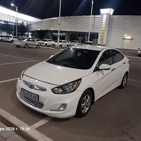 Hyundai Accent 2011