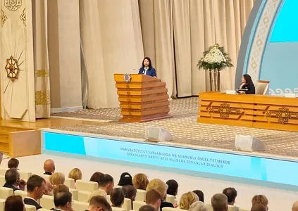 «Ösüşe diňe zenanlaryň güýji bilen ýetip bolmaz»: BMG-niň wekili takyk hereketlere çagyrýar