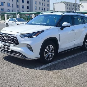 Toyota Highlander 2022