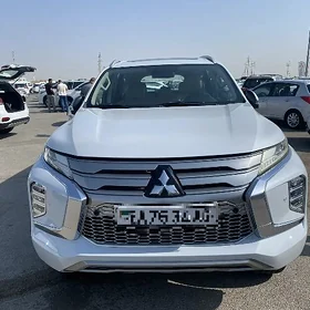 Mitsubishi Pajero 2020