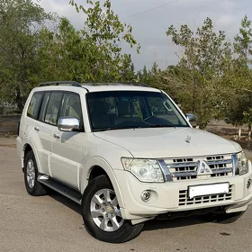 Mitsubishi Pajero 2014