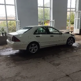 Mercedes-Benz C-Class 2003