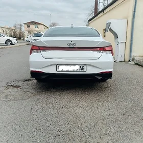 Hyundai Elantra 2021