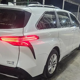 Toyota Sienna 2022