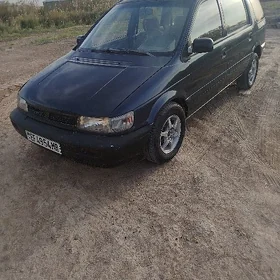 Mitsubishi Chariot 1995