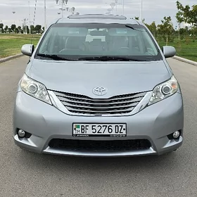 Toyota Sienna 2010