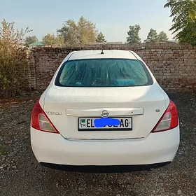 Nissan Versa 2012