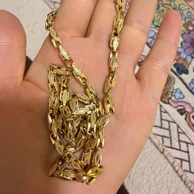 Gyzyl Bolt sep