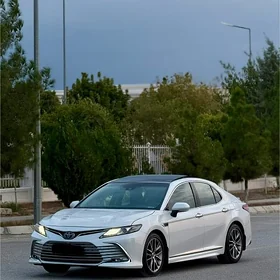Toyota Camry 2018