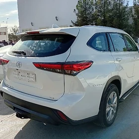 Toyota Highlander 2021