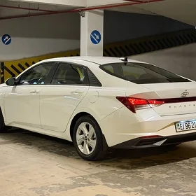 Hyundai Elantra 2021