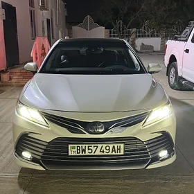 Toyota Camry 2021