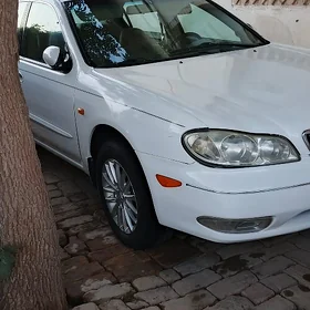 Nissan Maxima 2000