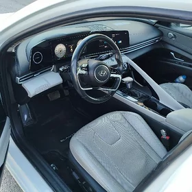 Hyundai Elantra 2023