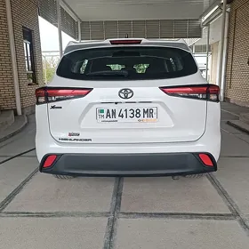 Toyota Highlander 2022