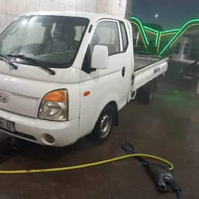 Hyundai H100 2005