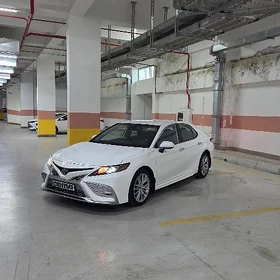 Toyota Camry 2021