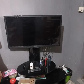 Telewizor pastapkasy bilen