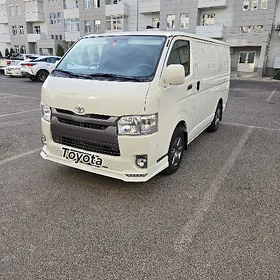 Toyota Hiace 2021
