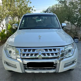 Mitsubishi Pajero 2015