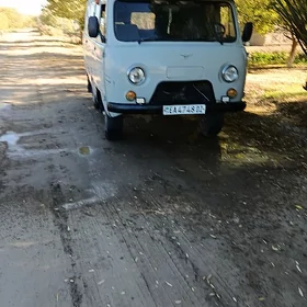 UAZ Profi 2000