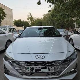 Hyundai Elantra 2022