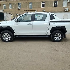 Toyota Hilux 2025