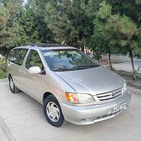 Toyota Sienna 2002