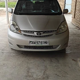 Toyota Sienna 2008