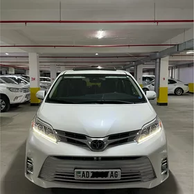 Toyota Sienna 2019