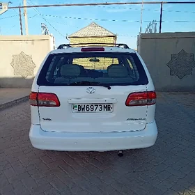 Toyota Sienna 2000