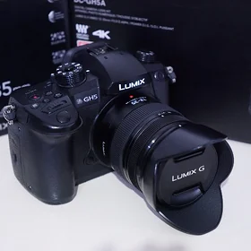 LUMIX GH5