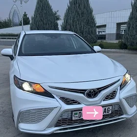 Toyota Camry 2021