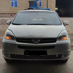 Toyota Sienna 2004