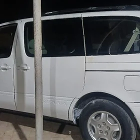 Toyota Sienna 1999