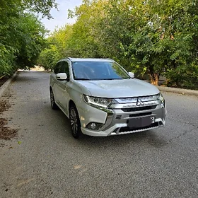 Mitsubishi Outlander 2022