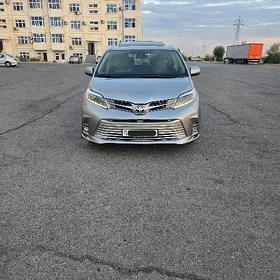 Toyota Sienna 2018