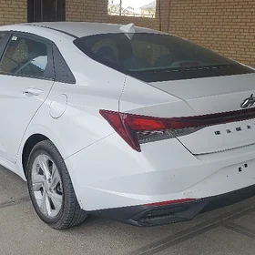 Hyundai Elantra 2023
