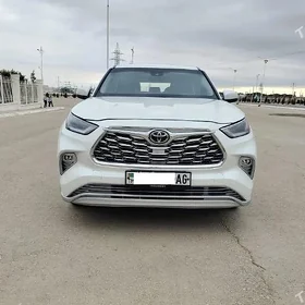 Toyota Highlander 2021