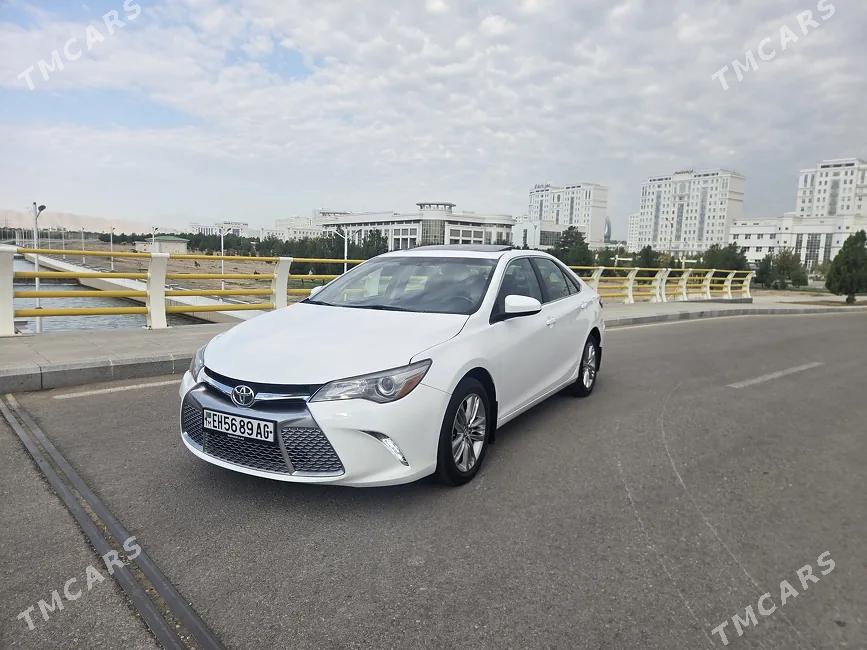 Toyota Camry 2017 - 1