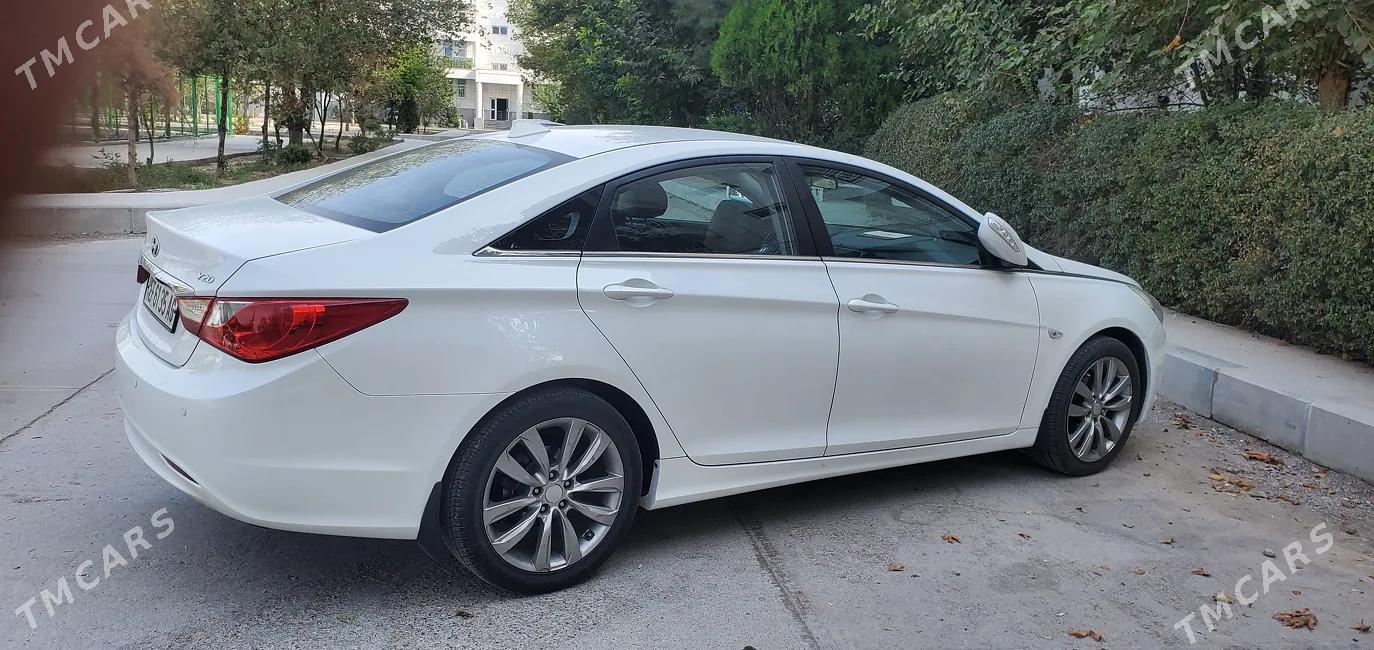 Hyundai Sonata 2010 - 1