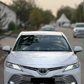 Toyota Camry 2018