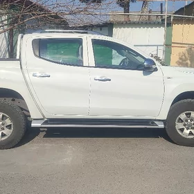 Mitsubishi L200 2020