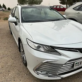 Toyota Camry 2021
