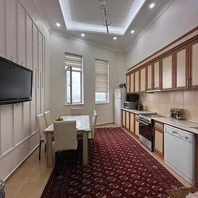 Elitka Podwoyskiy Подвойская