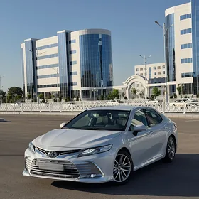 Toyota Camry 2021