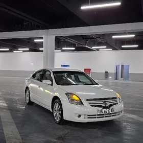 Nissan Altima 2011